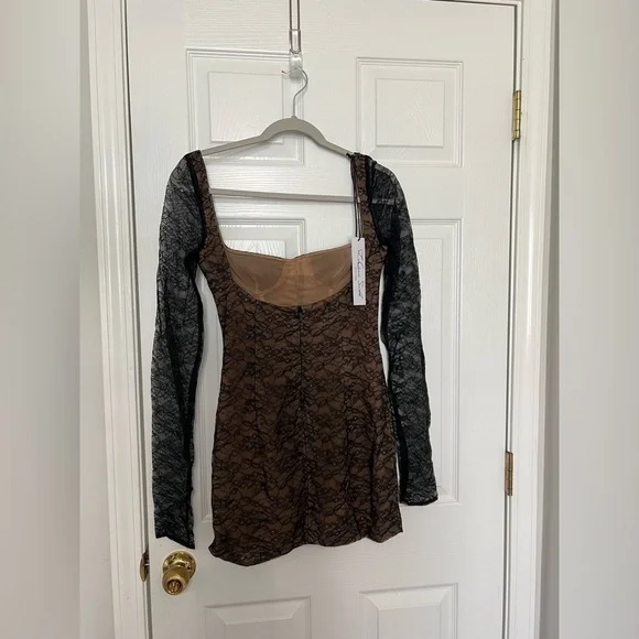 NWT LaQuan Smith Long Sleeve Dress with Scoop Back in Black